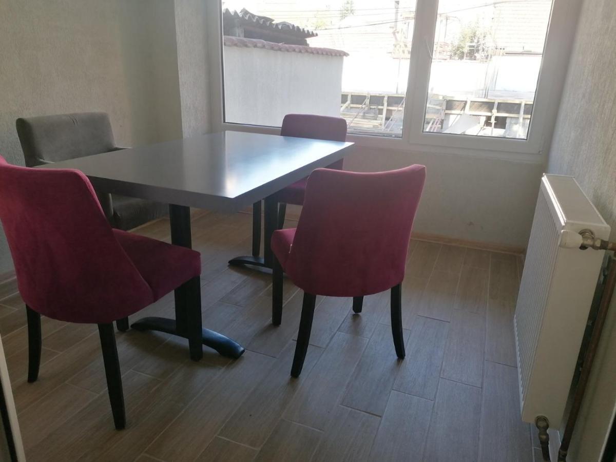 Hostel Denica Skopje Eksteriør bilde