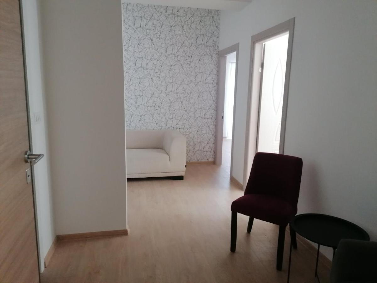 Hostel Denica Skopje Eksteriør bilde